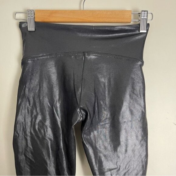 Spanx Faux Leather Moto Leggings in very black size small slimming shaping - Picture 6 of 15